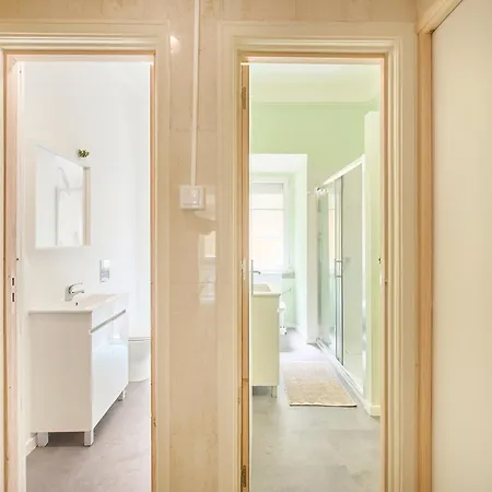 Double & Suite, Marques De Pombal, 1min Metro בית הארחה