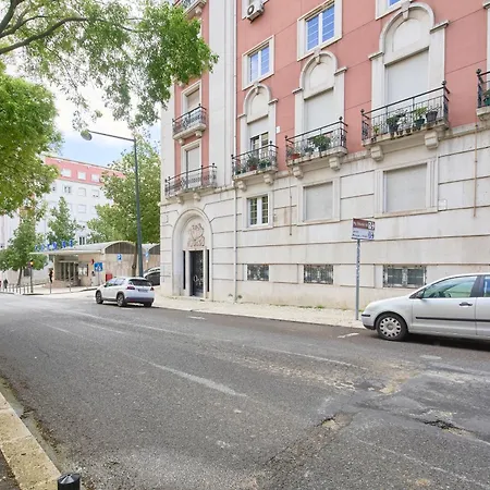 Double & Suite, Marques De Pombal, 1min Metro בית הארחה *