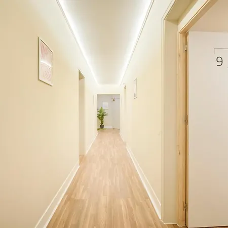 בית הארחה Double & Suite, Marques De Pombal, 1min Metro ליסבון