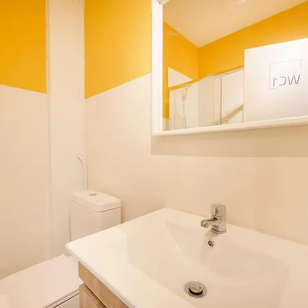 בית הארחה Double & Suite, Marques De Pombal, 1min Metro *