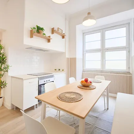 בית הארחה Double & Suite, Marques De Pombal, 1min Metro ליסבון