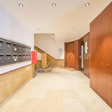 Double & Suite, Marques De Pombal, 1min Metro בית הארחה