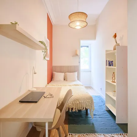 Πανσιόν Double & Suite, Marques De Pombal, 1min Metro Lisboa