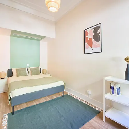 Double & Suite, Marques De Pombal, 1min Metro *