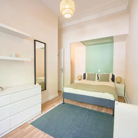 בית הארחה Double & Suite, Marques De Pombal, 1min Metro ליסבון