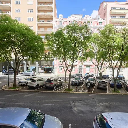 Double & Suite, Marques De Pombal, 1min Metro ליסבון