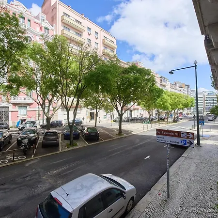 בית הארחה Double & Suite, Marques De Pombal, 1min Metro ליסבון