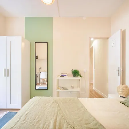 בית הארחה Double & Suite, Marques De Pombal, 1min Metro